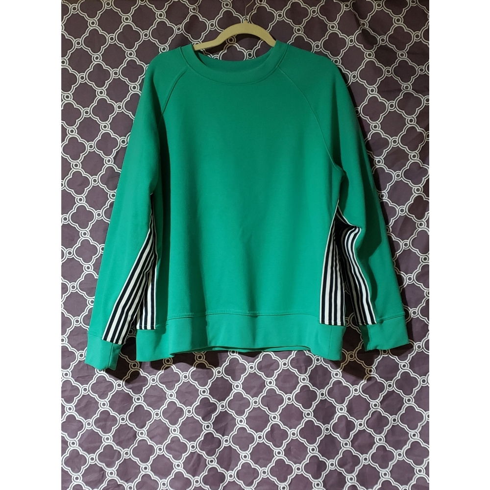 Avia crewneck